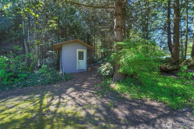8163 NE Eaglepoint Lane, Kingston, WA 98346