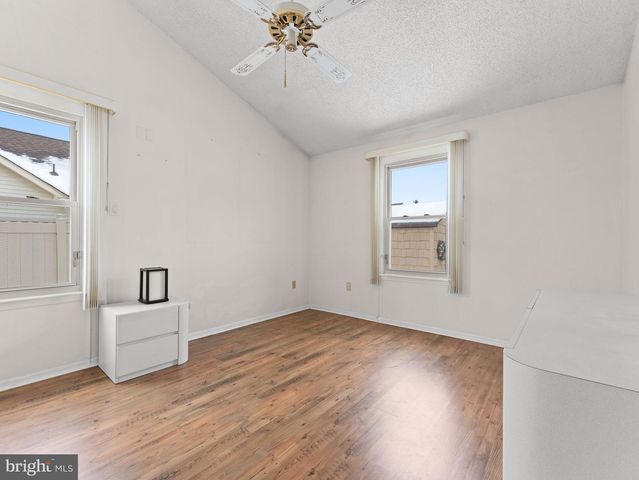 19 BIRCHWOOD DR, Marlton, NJ 08053