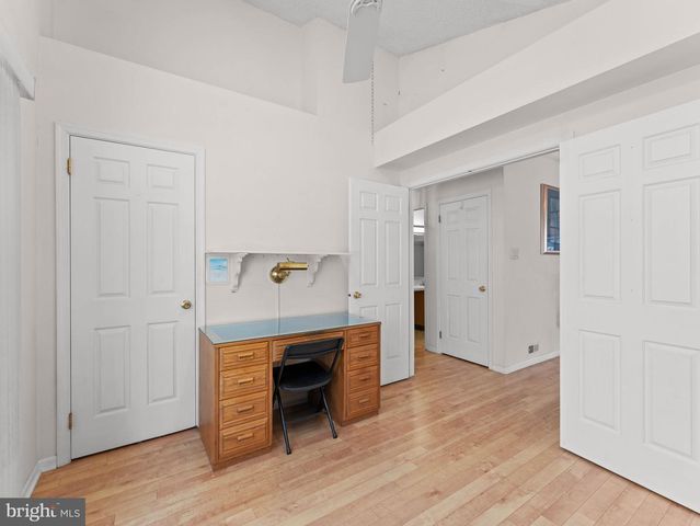 19 BIRCHWOOD DR, Marlton, NJ 08053