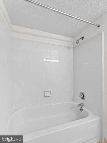 19 BIRCHWOOD DR, Marlton, NJ 08053