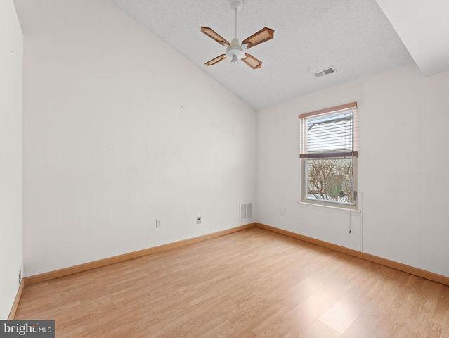 19 BIRCHWOOD DR, Marlton, NJ 08053