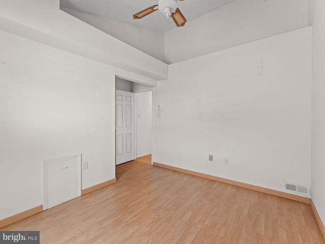 19 BIRCHWOOD DR, Marlton, NJ 08053