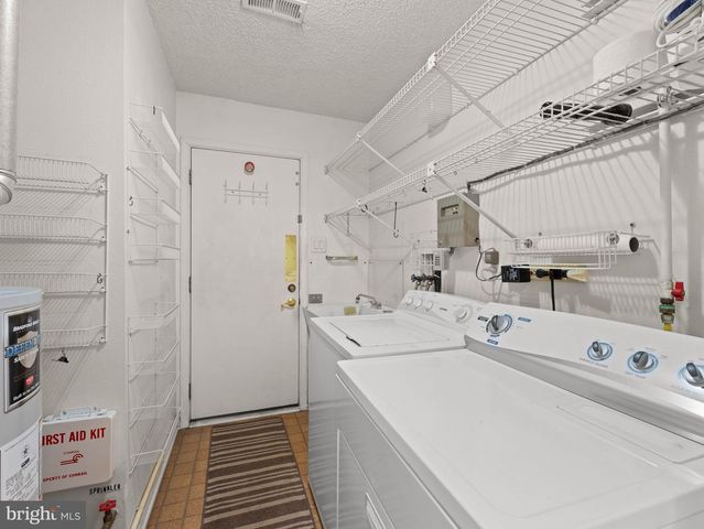 19 BIRCHWOOD DR, Marlton, NJ 08053