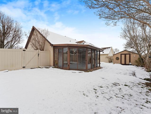 19 BIRCHWOOD DR, Marlton, NJ 08053