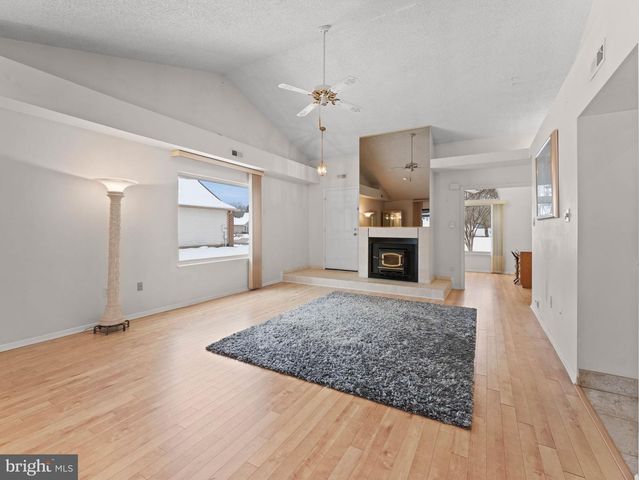 19 BIRCHWOOD DR, Marlton, NJ 08053