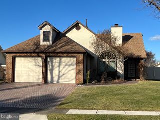 19 BIRCHWOOD DR, Marlton, NJ 08053