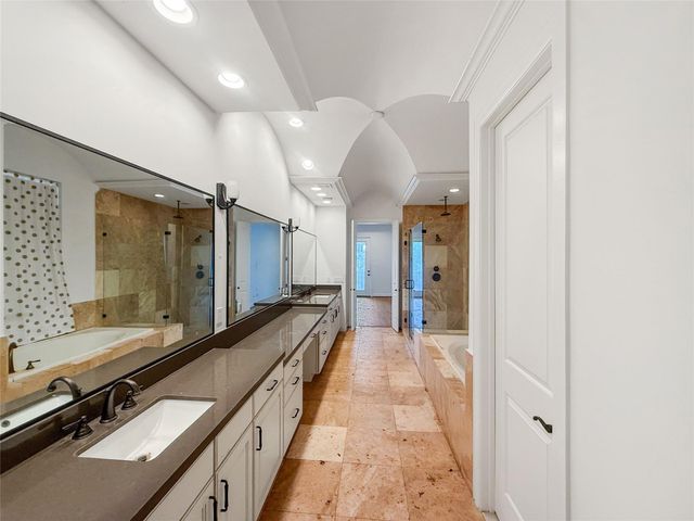 3711 Newhouse Street, Houston, TX 77019