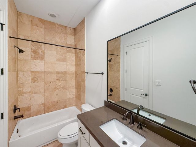 3711 Newhouse Street, Houston, TX 77019