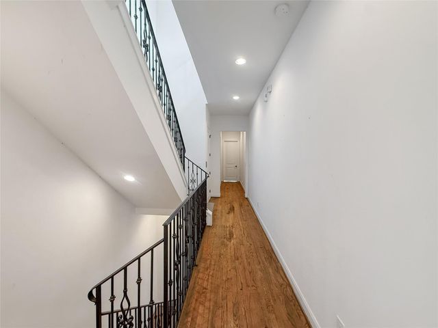 3711 Newhouse Street, Houston, TX 77019