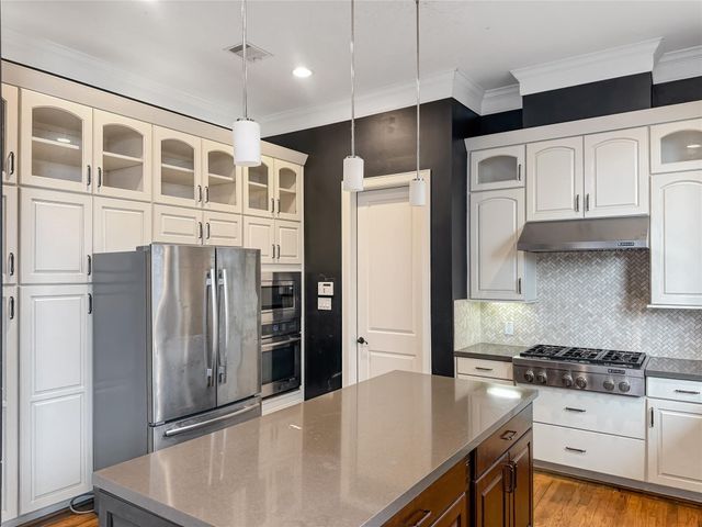 3711 Newhouse Street, Houston, TX 77019