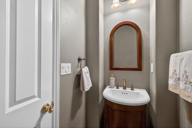 5060 Crail Way, El Dorado Hills, CA 95762