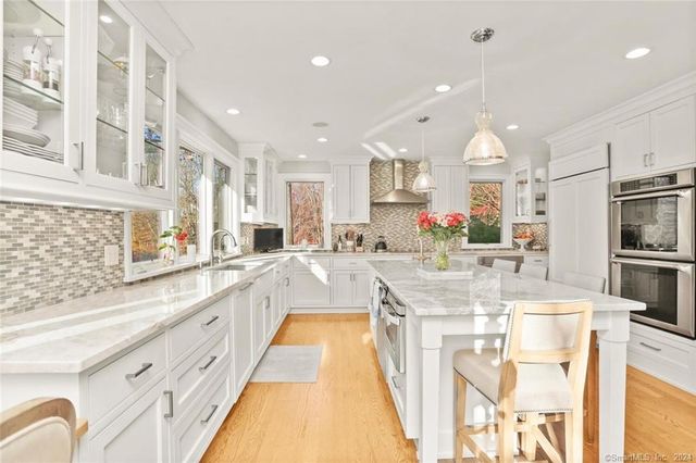 12 Signal Lane, Westport, CT 06880