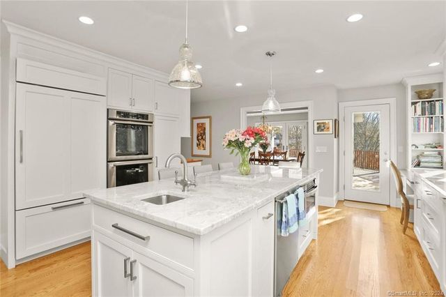 12 Signal Lane, Westport, CT 06880