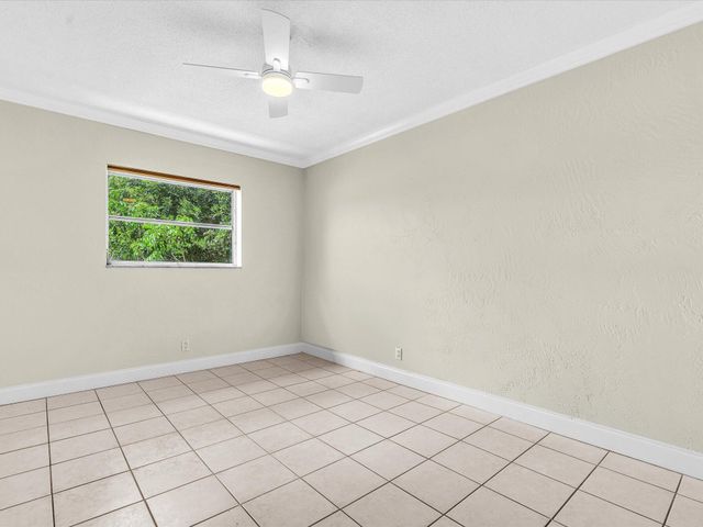 3421 NE 15th Avenue 8, Oakland Park, FL 33334