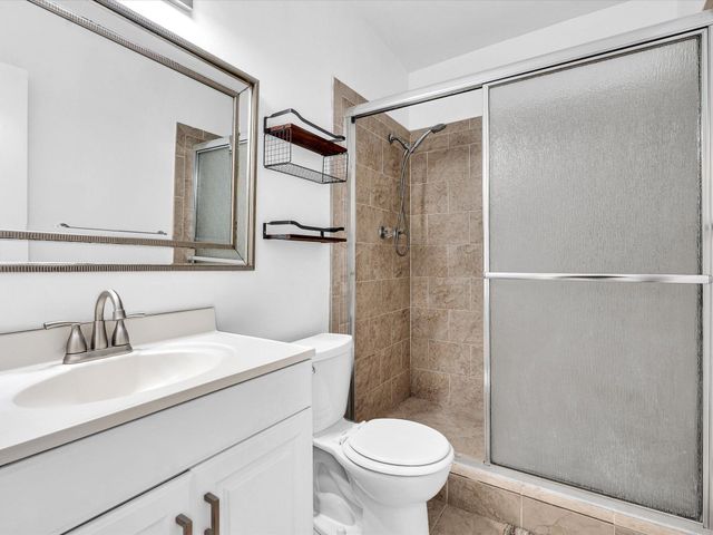 3421 NE 15th Avenue 8, Oakland Park, FL 33334