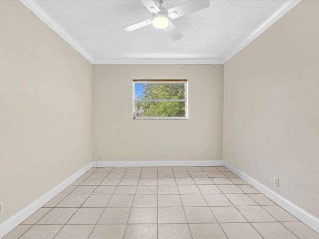 3421 NE 15th Avenue 8, Oakland Park, FL 33334
