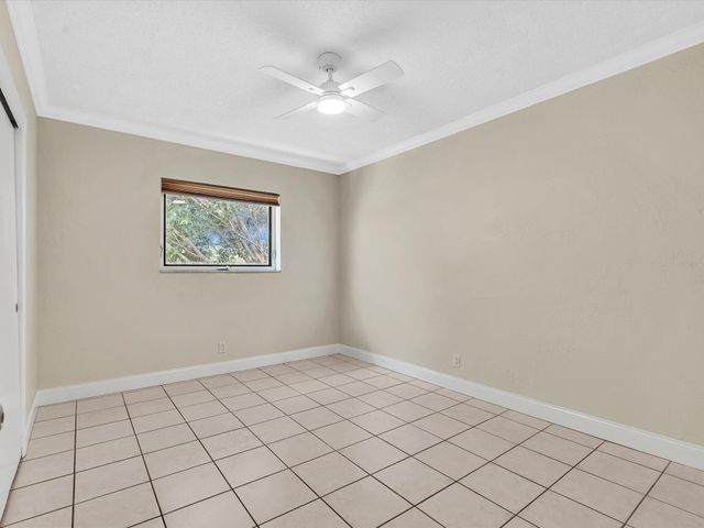 3421 NE 15th Avenue 8, Oakland Park, FL 33334