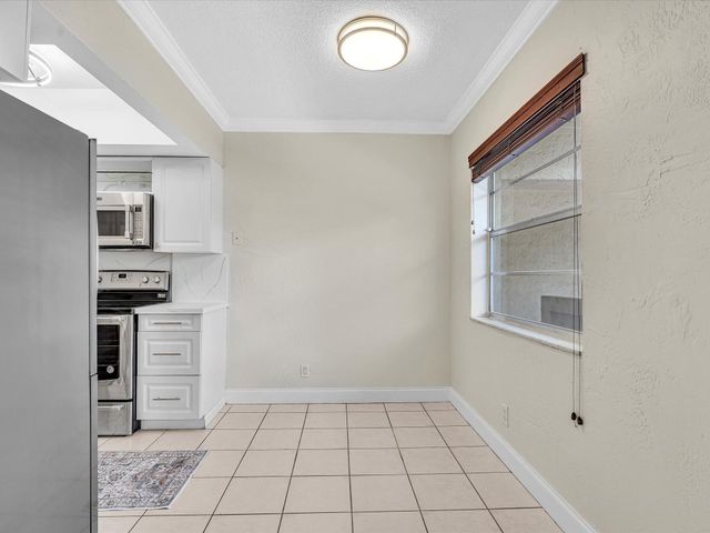 3421 NE 15th Avenue 8, Oakland Park, FL 33334