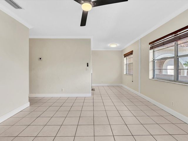 3421 NE 15th Avenue 8, Oakland Park, FL 33334
