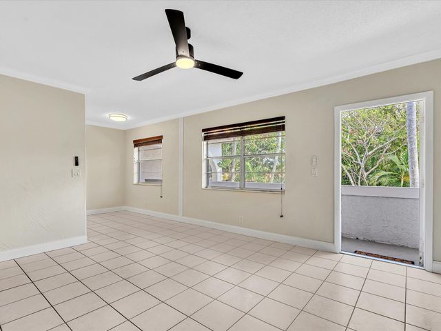 3421 NE 15th Avenue 8, Oakland Park, FL 33334