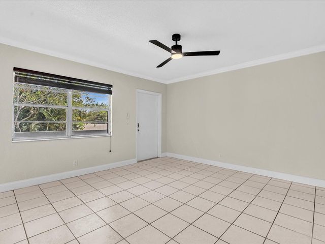 3421 NE 15th Avenue 8, Oakland Park, FL 33334