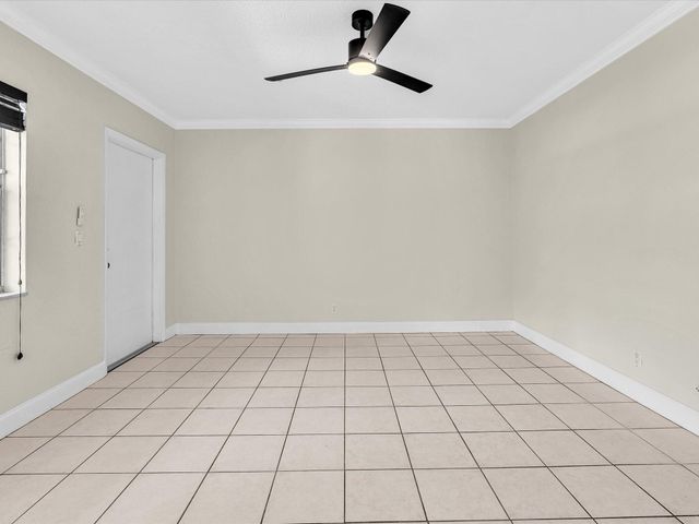 3421 NE 15th Avenue 8, Oakland Park, FL 33334