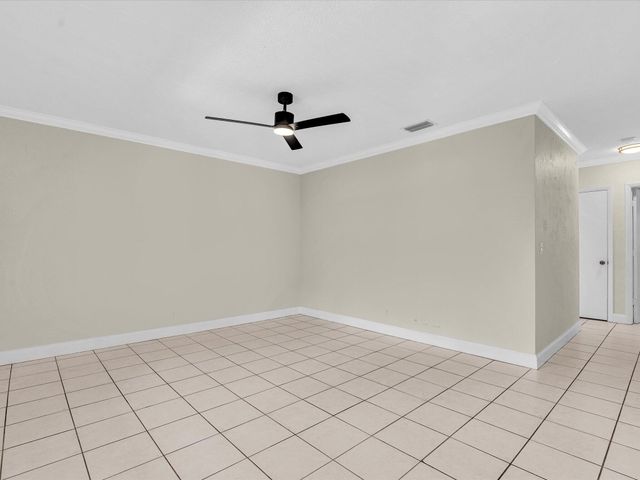 3421 NE 15th Avenue 8, Oakland Park, FL 33334