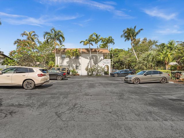 3421 NE 15th Avenue 8, Oakland Park, FL 33334