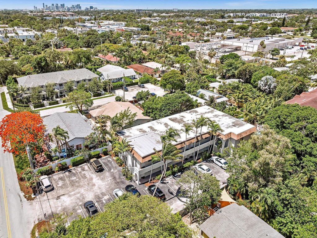 3421 NE 15th Avenue 8, Oakland Park, FL 33334