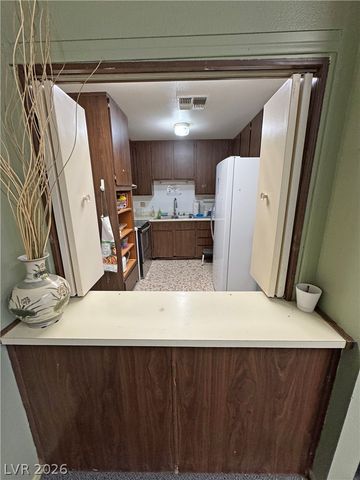 301 West Hamilton Street, Pahrump, NV 89048
