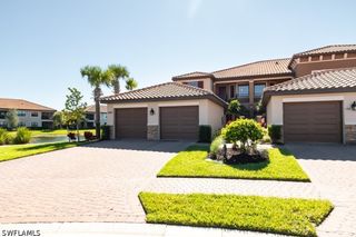 9402 Pocida CT 201, Naples, FL 34119