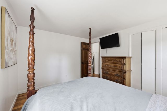 49 Canterbury Rd, Springfield, MA 01118