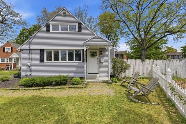 49 Canterbury Rd, Springfield, MA 01118