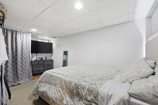 49 Canterbury Rd, Springfield, MA 01118