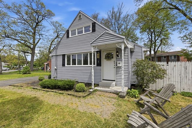 49 Canterbury Rd, Springfield, MA 01118