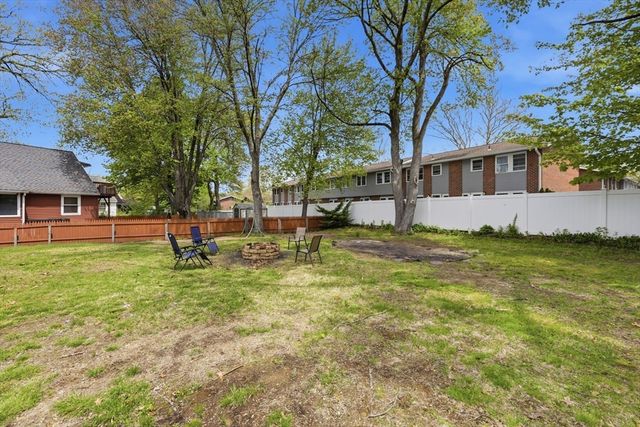 49 Canterbury Rd, Springfield, MA 01118