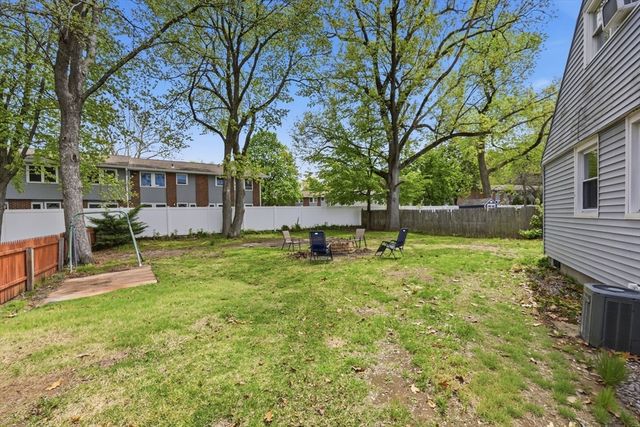 49 Canterbury Rd, Springfield, MA 01118