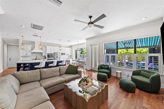 3114 W BAY VILLA AVENUE, Tampa, FL 33611