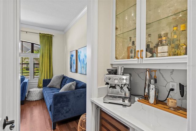 3114 W BAY VILLA AVENUE, Tampa, FL 33611