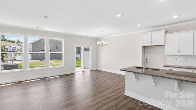 37 Creekview Road, Hendersonville, NC 28792