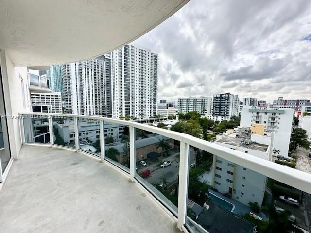 601 NE 23rd St 1106, Miami, FL 33137