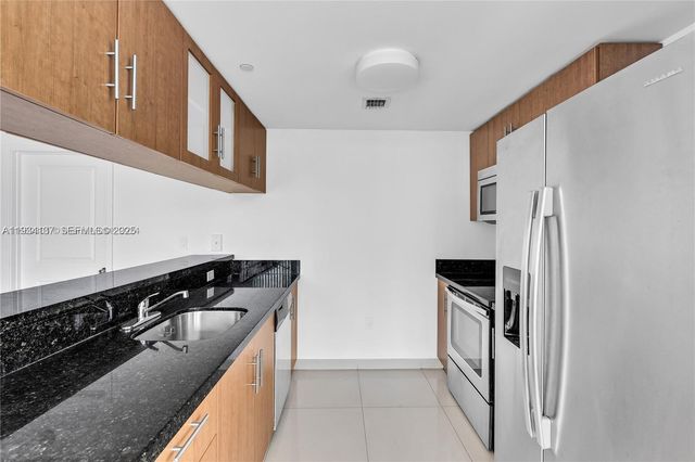 601 NE 23rd St 1106, Miami, FL 33137