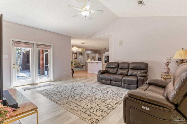 1126 Mary Kate Dr, Gulf Breeze, FL 32563