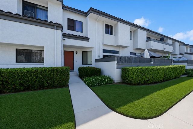 32 Brownfield Lane, Pomona, CA 91766