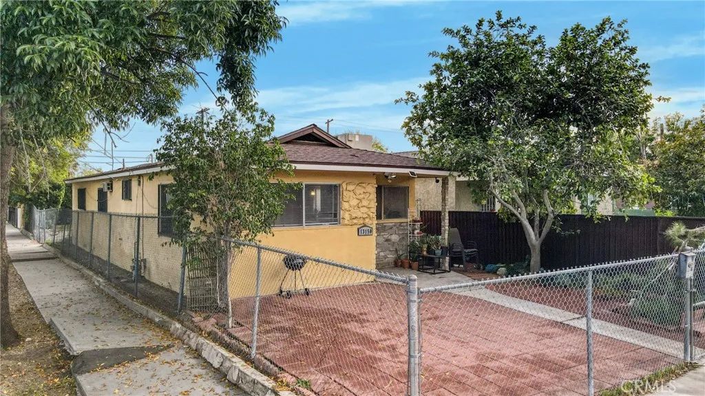 13150 Carl, Pacoima, CA 91331