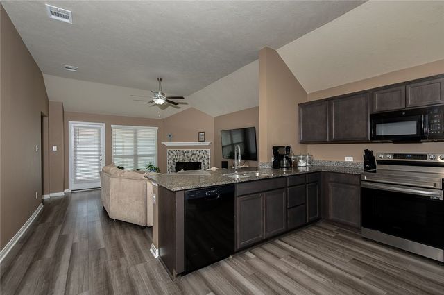 2702 Redcap Street, Bryan, TX 77803