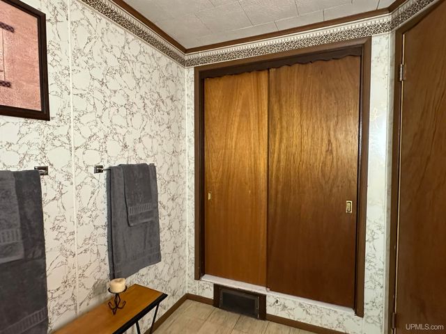 303 S Hematite Street, Bessemer, MI 49911