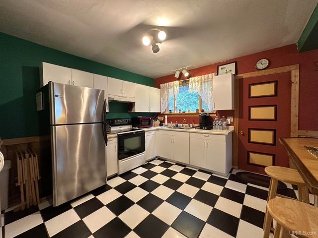 303 S Hematite Street, Bessemer, MI 49911