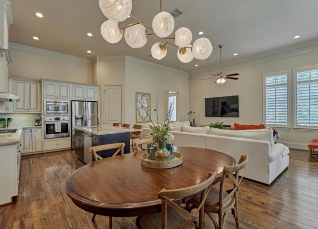 1340 W 25th Street, Houston, TX 77008