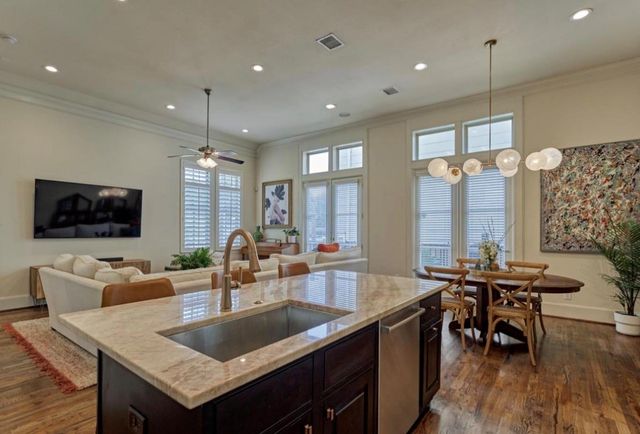 1340 W 25th Street, Houston, TX 77008